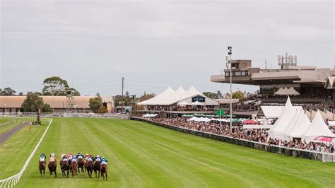 adelaide autumn racing carnival|Live free.